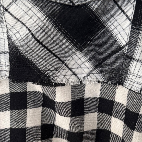 Easel Black and White Checkered Flannel Shirt Size Small - Picture 3 of 4